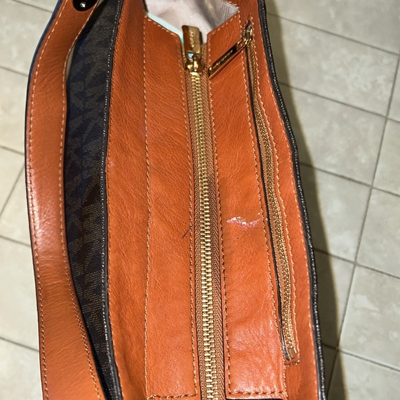 Michael Kors purse - Picture 4 of 6